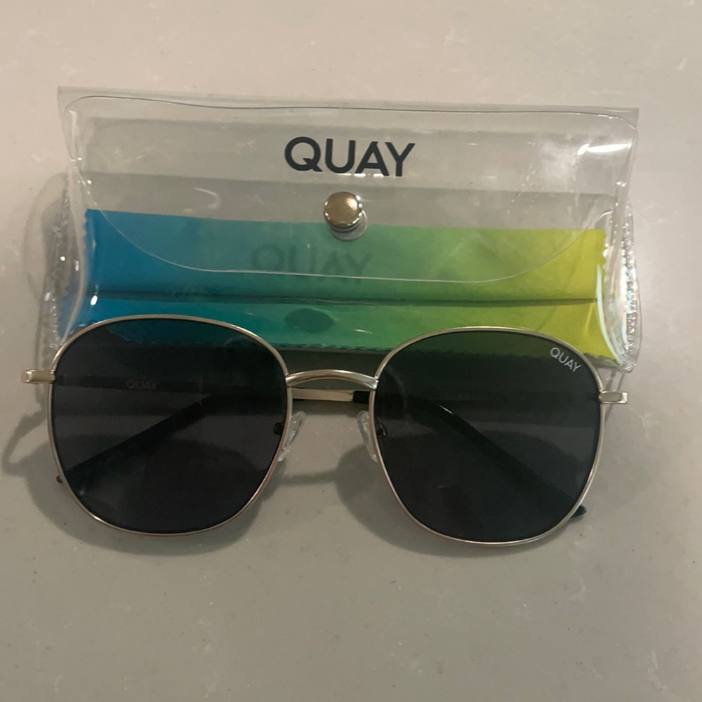 Brand new quay sunglasses